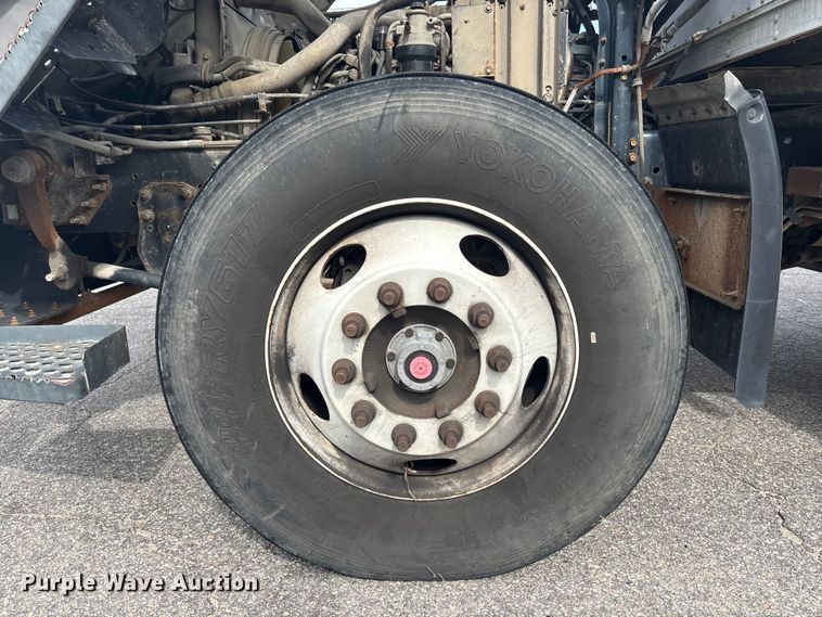 image for item EC3868 2008 GMC T6500 box truck