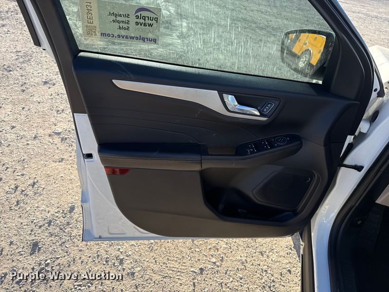 image for item EE3431 2021 Ford Escape SE SUV