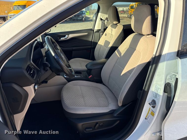 image for item EE3431 2021 Ford Escape SE SUV