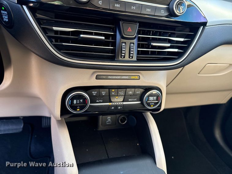 image for item EE3431 2021 Ford Escape SE SUV