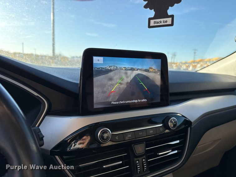 image for item EE3431 2021 Ford Escape SE SUV