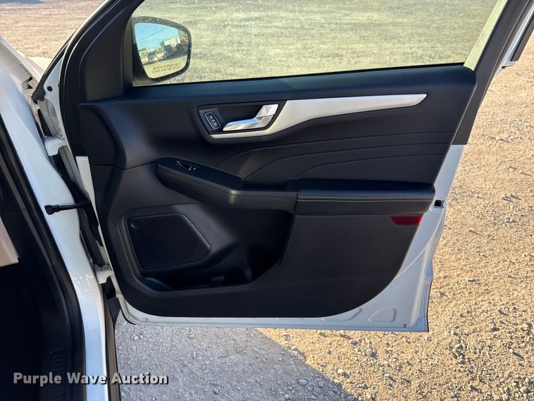 image for item EE3431 2021 Ford Escape SE SUV