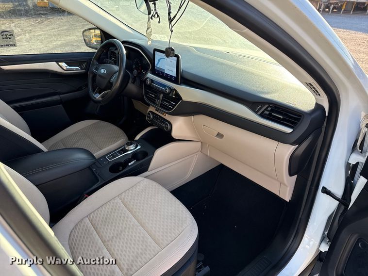 image for item EE3431 2021 Ford Escape SE SUV