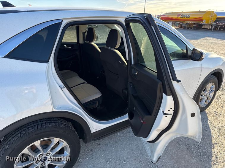 image for item EE3431 2021 Ford Escape SE SUV