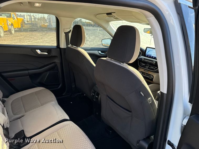 image for item EE3431 2021 Ford Escape SE SUV