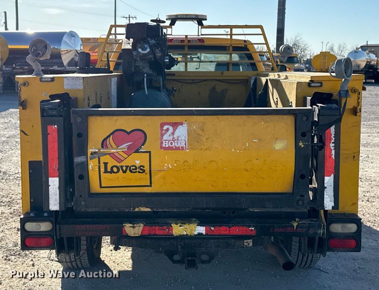 image for item EE3432 2015 Chevrolet Silverado 3500HD utility bed pickup truck