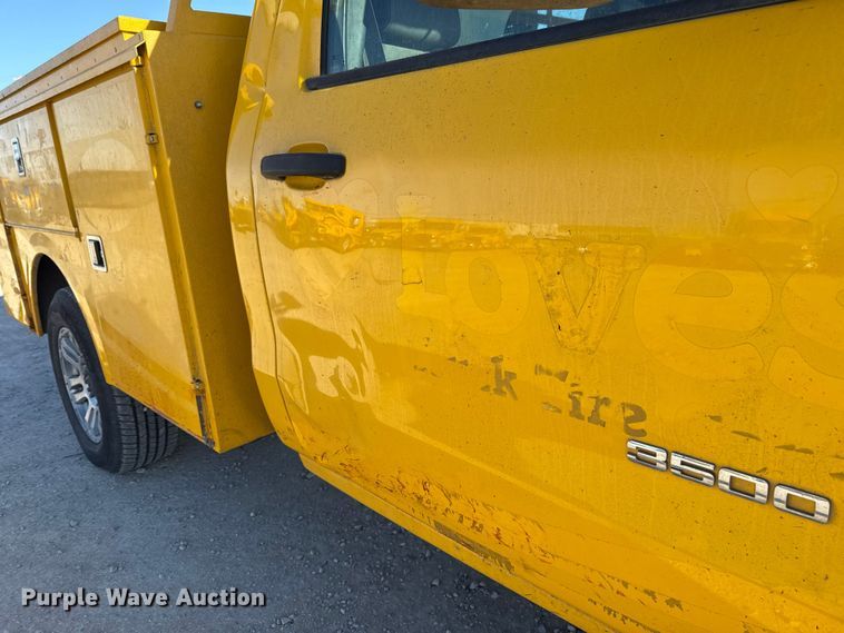 image for item EE3432 2015 Chevrolet Silverado 3500HD utility bed pickup truck