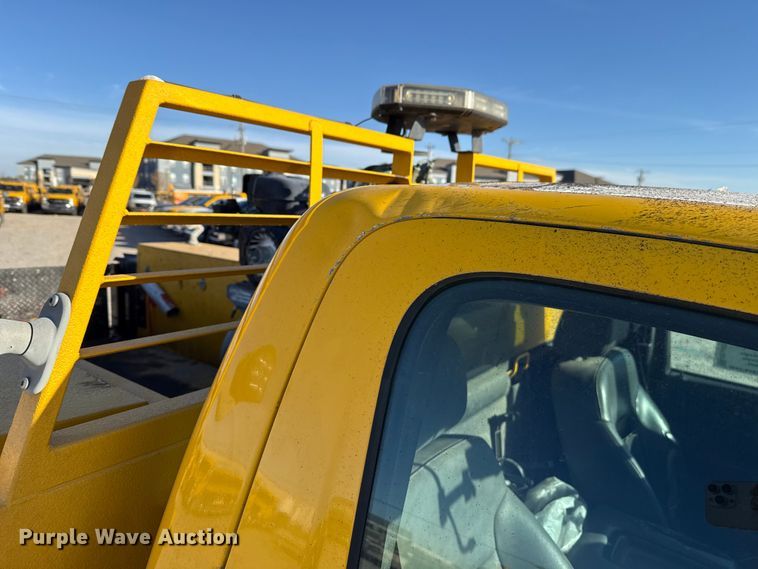 image for item EE3432 2015 Chevrolet Silverado 3500HD utility bed pickup truck