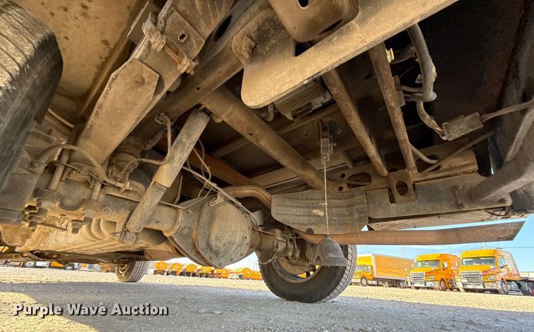 image for item EE3432 2015 Chevrolet Silverado 3500HD utility bed pickup truck