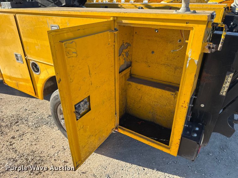 image for item EE3432 2015 Chevrolet Silverado 3500HD utility bed pickup truck