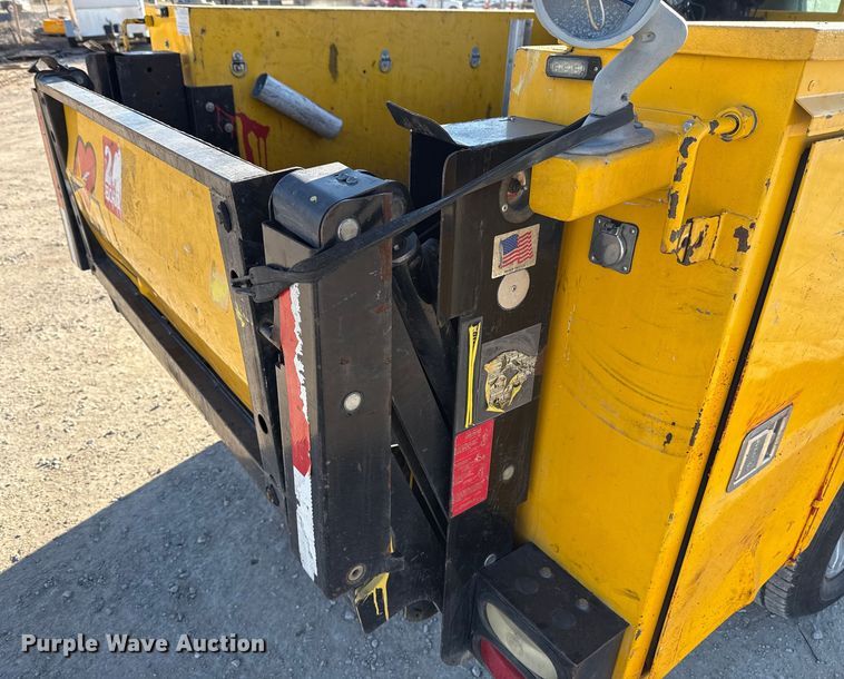 image for item EE3432 2015 Chevrolet Silverado 3500HD utility bed pickup truck