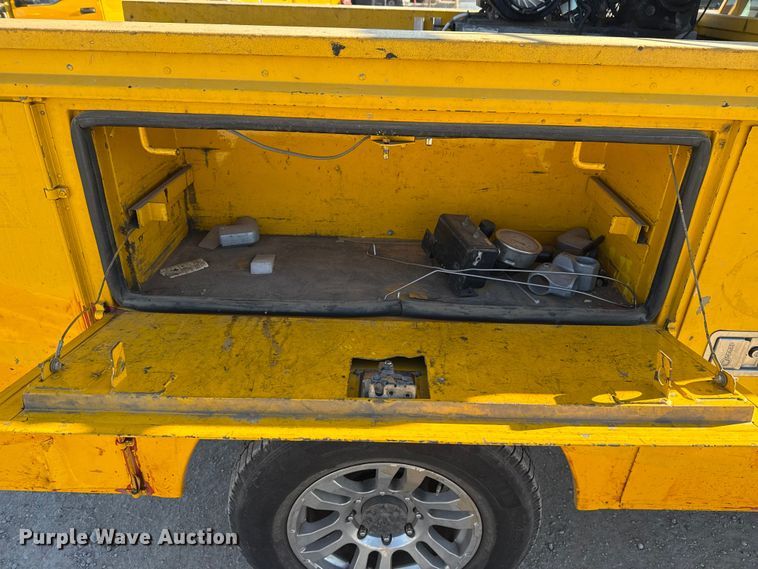 image for item EE3432 2015 Chevrolet Silverado 3500HD utility bed pickup truck