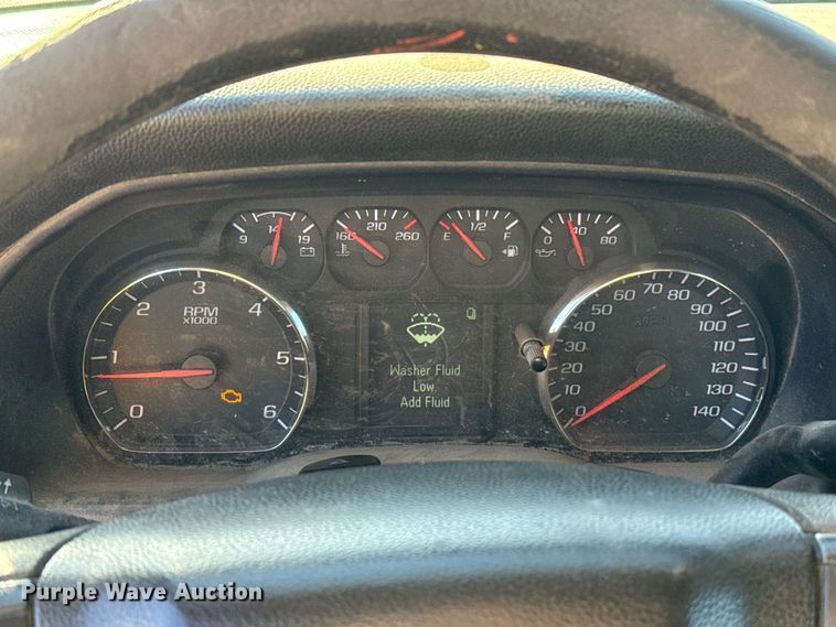 image for item EE3432 2015 Chevrolet Silverado 3500HD utility bed pickup truck