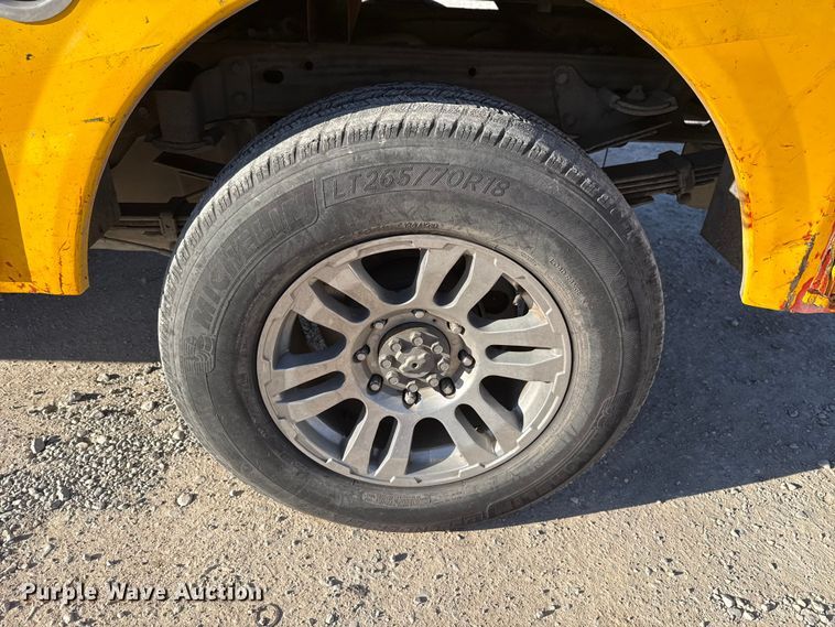 image for item EE3432 2015 Chevrolet Silverado 3500HD utility bed pickup truck