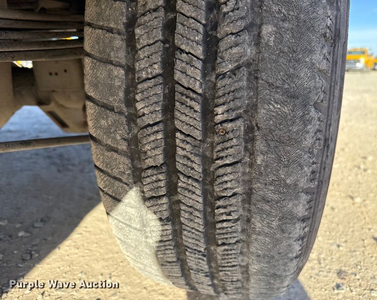 image for item EE3432 2015 Chevrolet Silverado 3500HD utility bed pickup truck