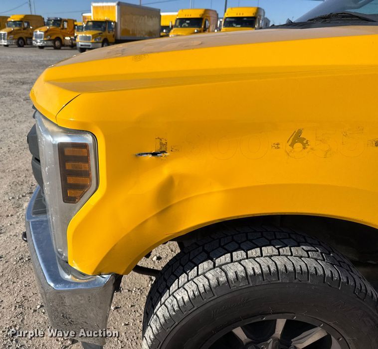 image for item EE3433 2018 Ford F350 Super Duty utility bed pickup truck