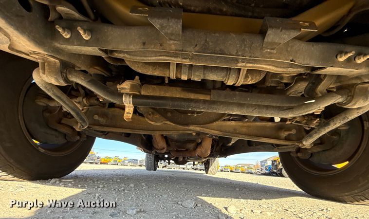 image for item EE3433 2018 Ford F350 Super Duty utility bed pickup truck