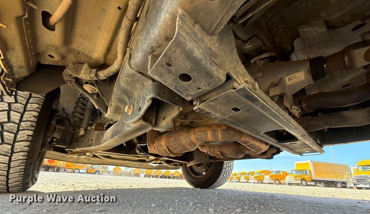 image for item EE3433 2018 Ford F350 Super Duty utility bed pickup truck