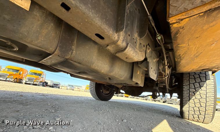 image for item EE3433 2018 Ford F350 Super Duty utility bed pickup truck