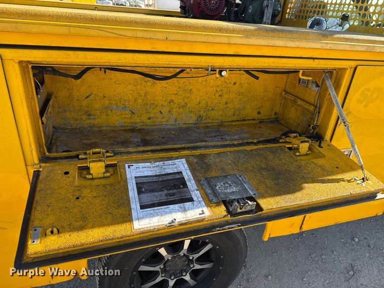 image for item EE3433 2018 Ford F350 Super Duty utility bed pickup truck