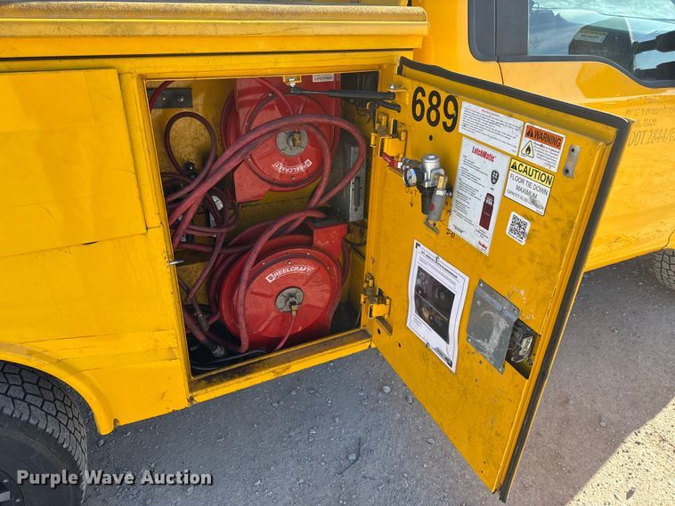 image for item EE3433 2018 Ford F350 Super Duty utility bed pickup truck