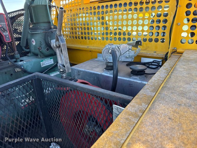 image for item EE3433 2018 Ford F350 Super Duty utility bed pickup truck