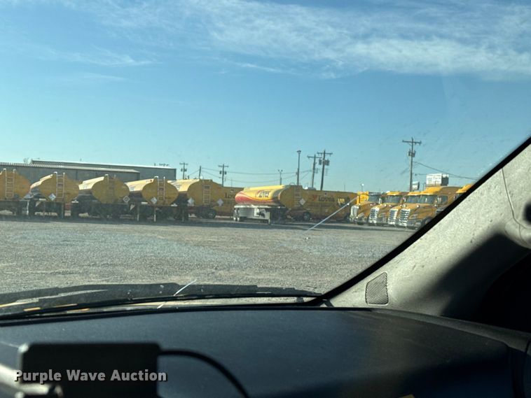 image for item EE3433 2018 Ford F350 Super Duty utility bed pickup truck