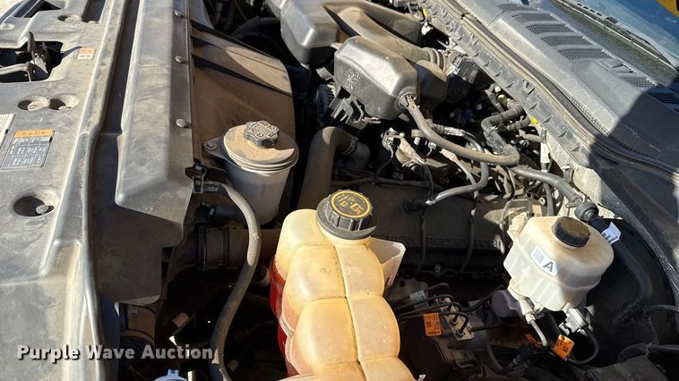 image for item EE3433 2018 Ford F350 Super Duty utility bed pickup truck