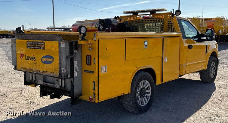 image for item EE3434 2019 Ford F350 Super Duty utility bed pickup truck