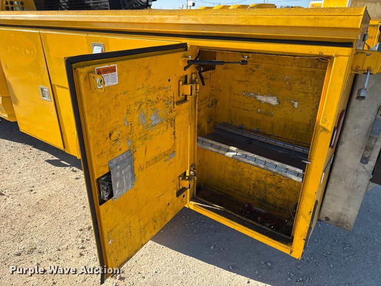 image for item EE3434 2019 Ford F350 Super Duty utility bed pickup truck