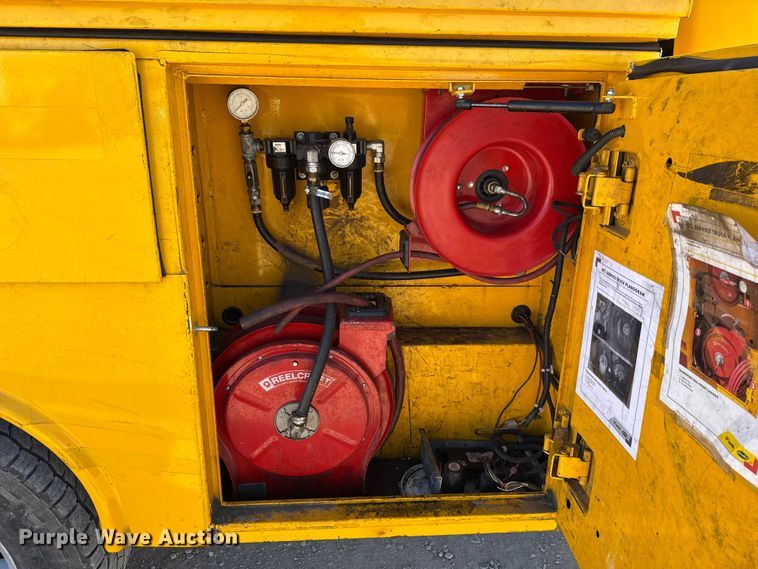 image for item EE3434 2019 Ford F350 Super Duty utility bed pickup truck