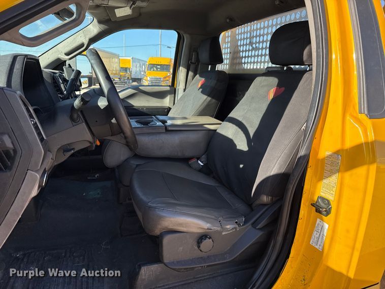 image for item EE3434 2019 Ford F350 Super Duty utility bed pickup truck