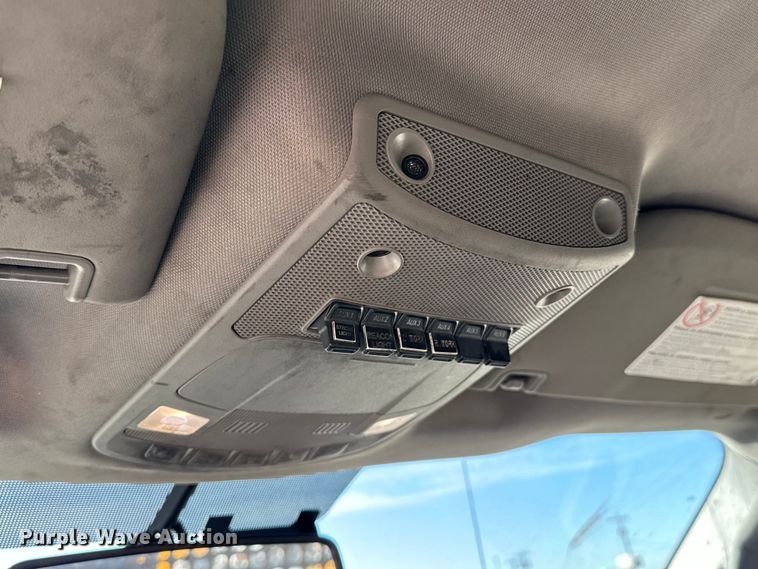 image for item EE3434 2019 Ford F350 Super Duty utility bed pickup truck