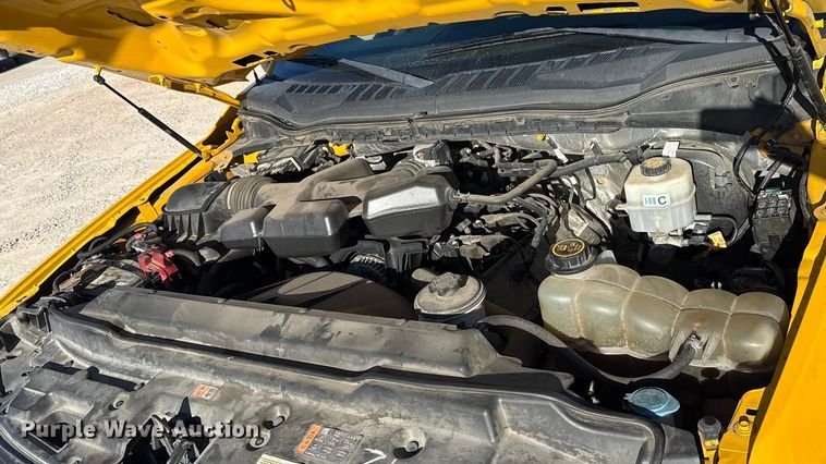 image for item EE3434 2019 Ford F350 Super Duty utility bed pickup truck