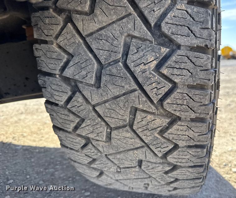 image for item EE3434 2019 Ford F350 Super Duty utility bed pickup truck