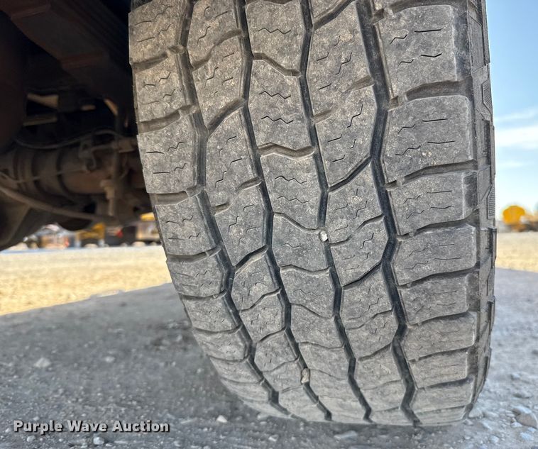 image for item EE3434 2019 Ford F350 Super Duty utility bed pickup truck