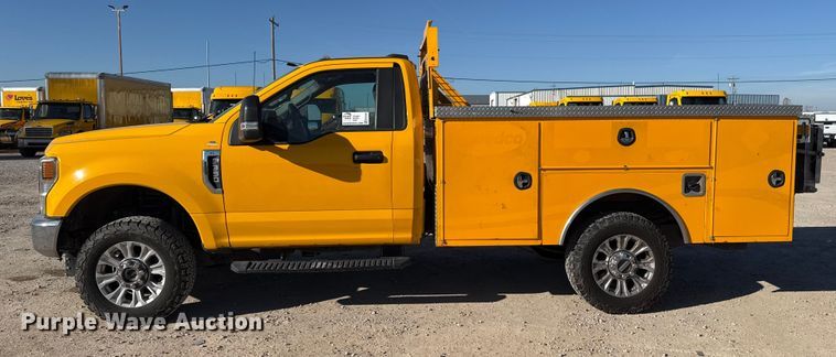image for item EE3436 2022 Ford F350 utility bed pickup truck