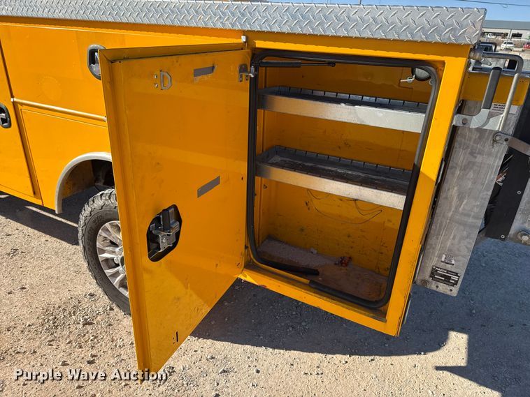 image for item EE3436 2022 Ford F350 utility bed pickup truck