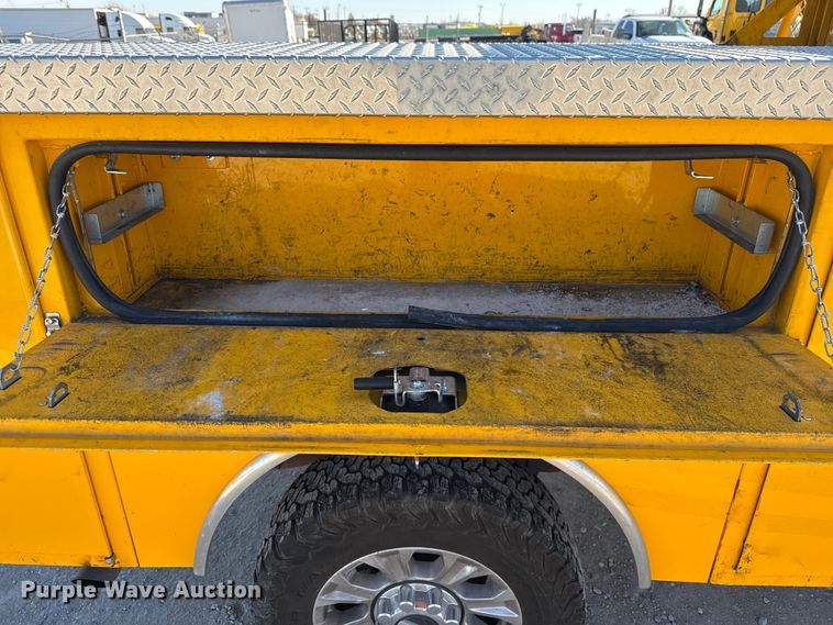 image for item EE3436 2022 Ford F350 utility bed pickup truck