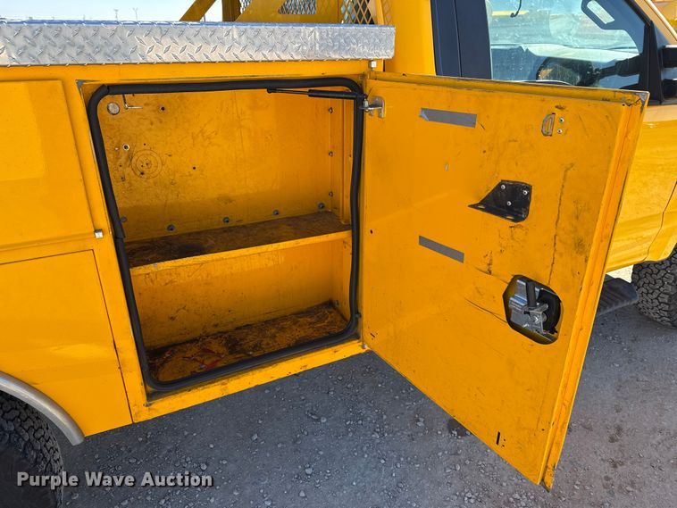 image for item EE3436 2022 Ford F350 utility bed pickup truck