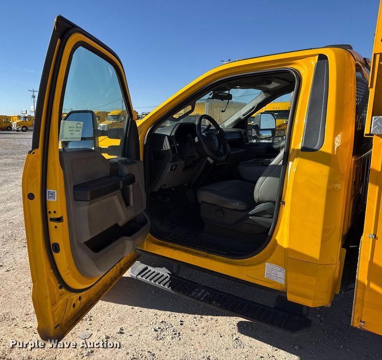 image for item EE3436 2022 Ford F350 utility bed pickup truck