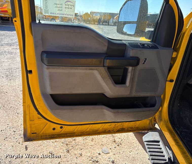 image for item EE3436 2022 Ford F350 utility bed pickup truck