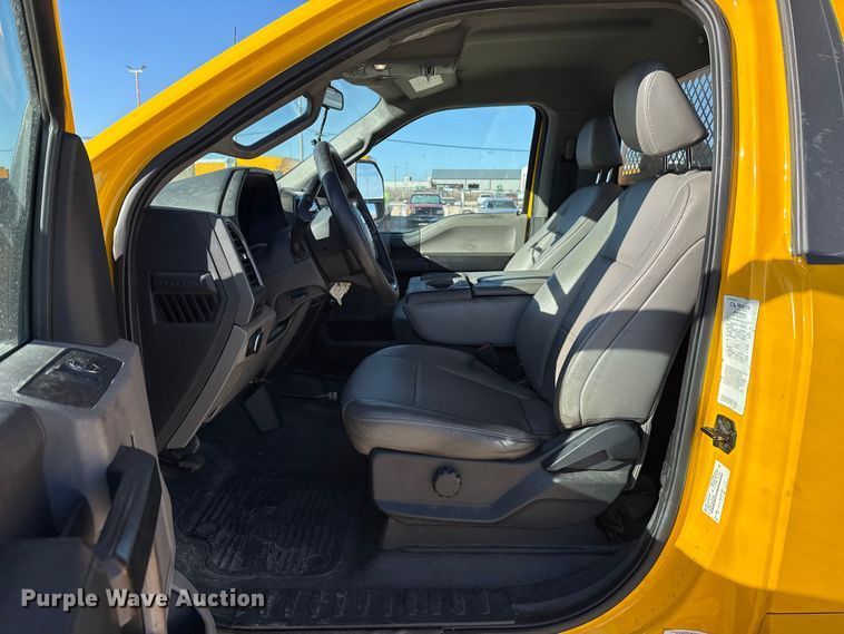 image for item EE3436 2022 Ford F350 utility bed pickup truck