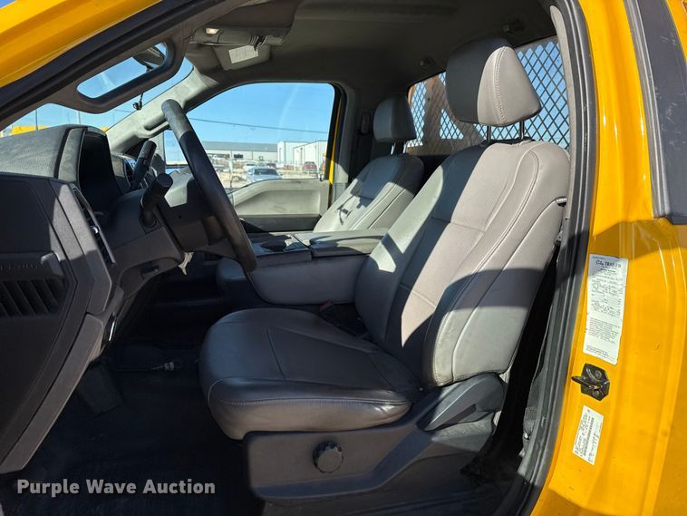 image for item EE3436 2022 Ford F350 utility bed pickup truck