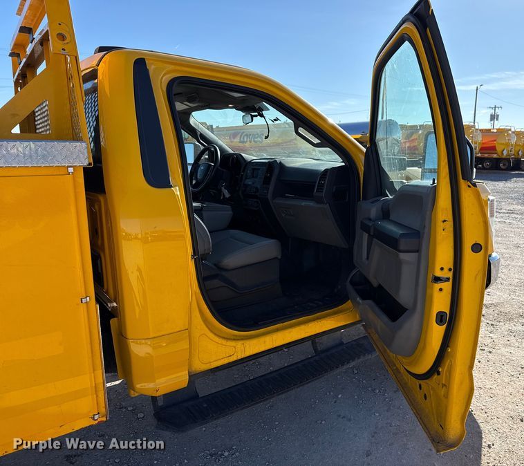 image for item EE3436 2022 Ford F350 utility bed pickup truck