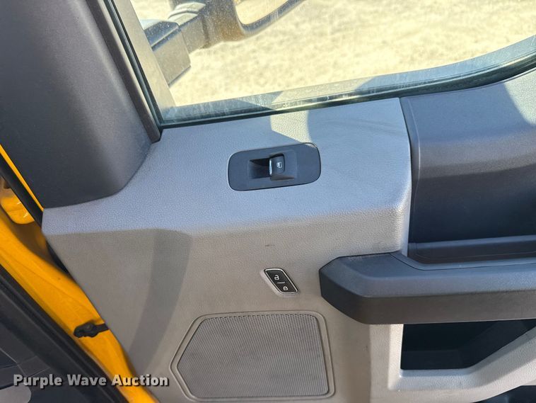 image for item EE3436 2022 Ford F350 utility bed pickup truck