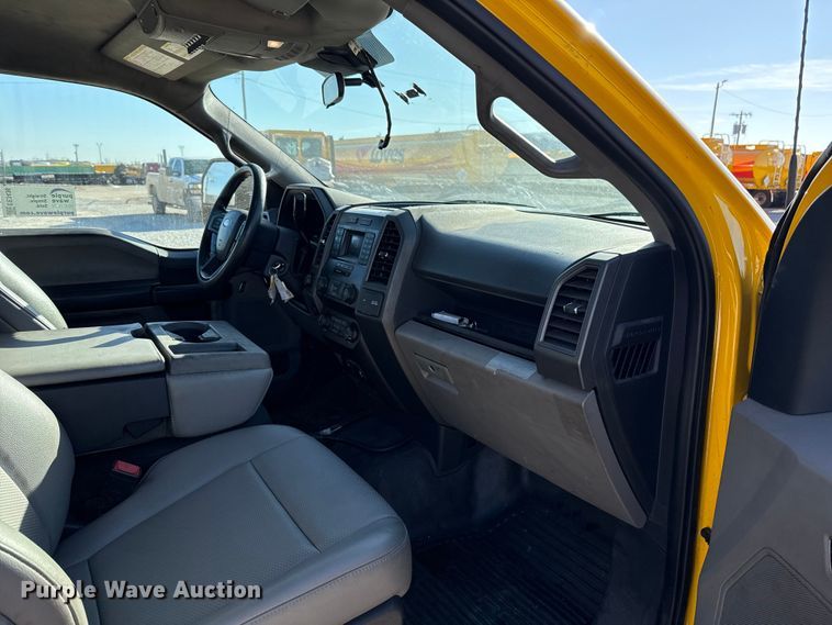 image for item EE3436 2022 Ford F350 utility bed pickup truck