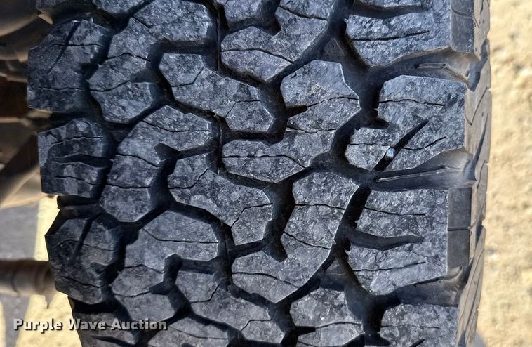 image for item EE3436 2022 Ford F350 utility bed pickup truck