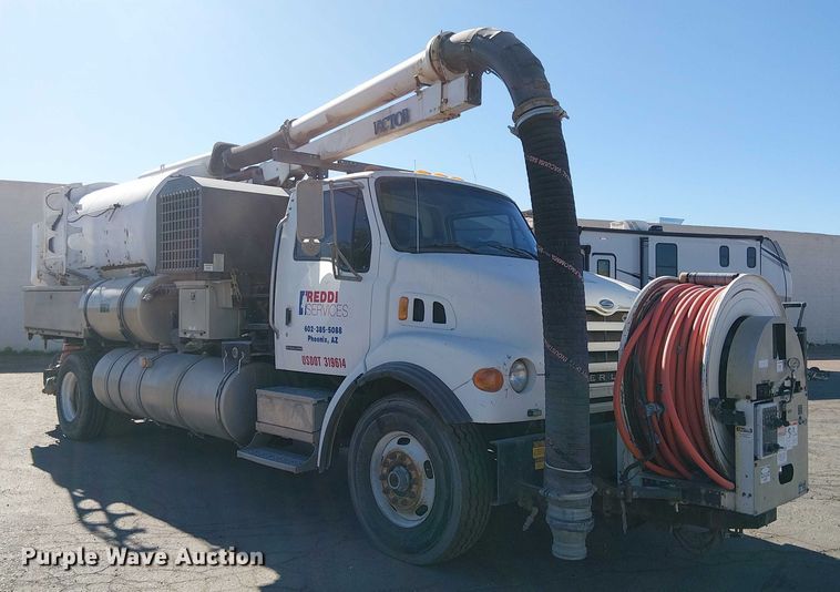 image for item EE5060 2005 Sterling L7500 sewer jetter truck