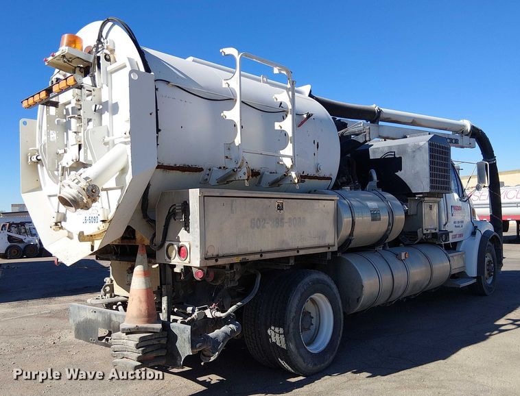 image for item EE5060 2005 Sterling L7500 sewer jetter truck